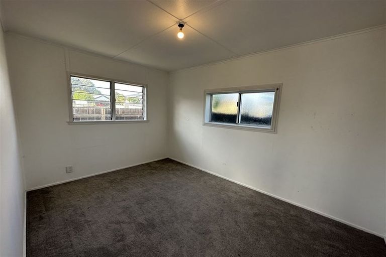 Photo of property in 14 Airdrie Road, Ranui, Auckland, 0612