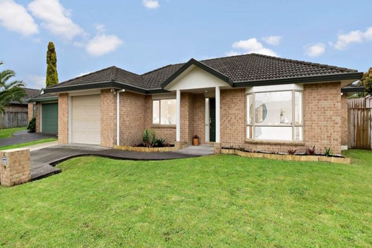 Photo of property in 10 Attymon Lane, East Tamaki, Auckland, 2016