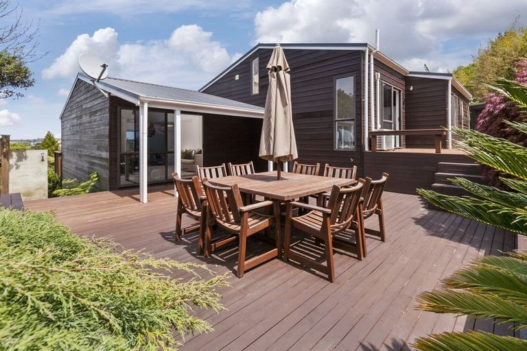 Photo of property in 1/9 Reynolds Place, Torbay, Auckland, 0630