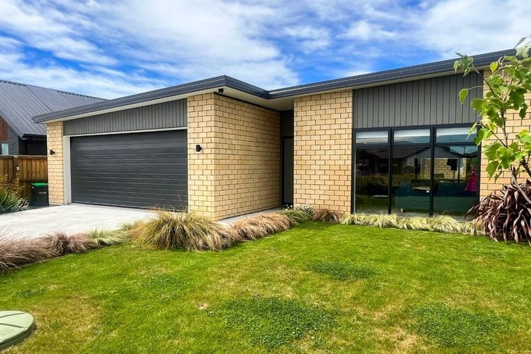 Photo of property in 5 Ruston Lane, Halswell, Christchurch, 8025