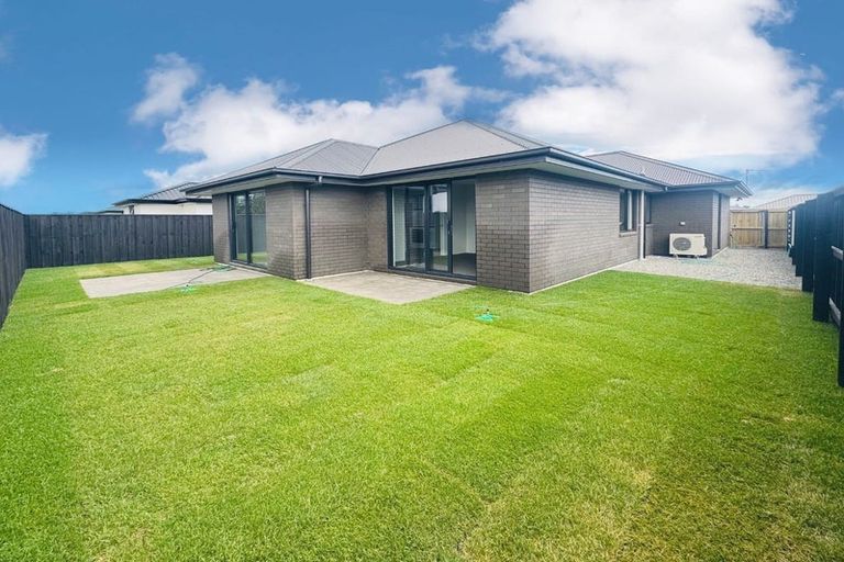Photo of property in 37 Mehrtens Crescent, Woodend, 7691