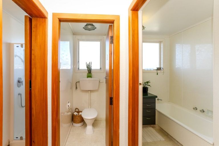 Photo of property in 41 Nevada Drive, Merrilands, New Plymouth, 4312