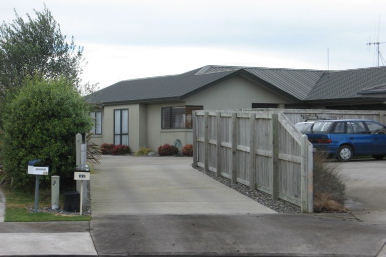 Photo of property in 32 Newfield Drive, Fairview Downs, Hamilton, 3214