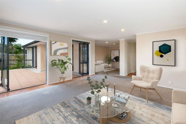 Photo of property in 96 Redcastle Drive, East Tamaki, Auckland, 2013