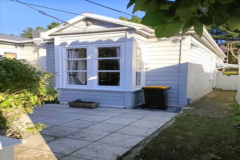 Photo of property in 6 Royal Street, Berhampore, Wellington, 6023