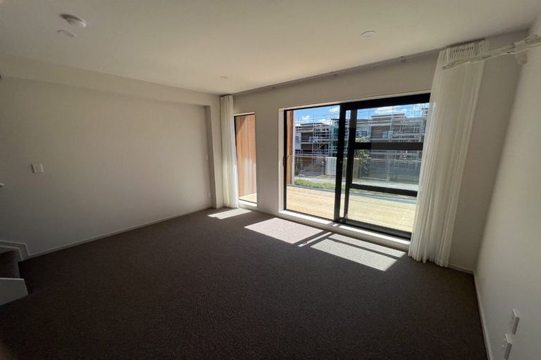 Photo of property in 121 Te Oneroa Way, Long Bay, Auckland, 0630