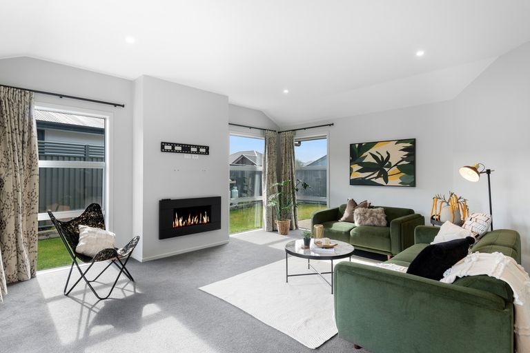 Photo of property in 15 Caledonia Drive, Mosgiel, 9024