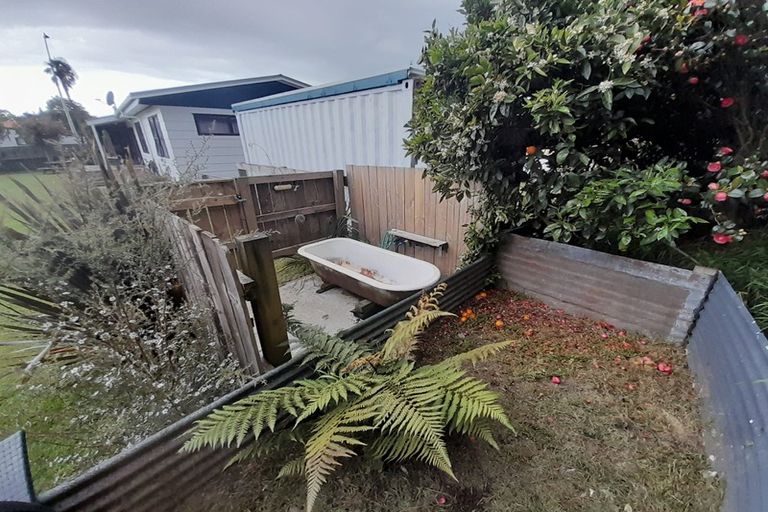 Photo of property in 22 Bridge Street, Edgecumbe, 3120