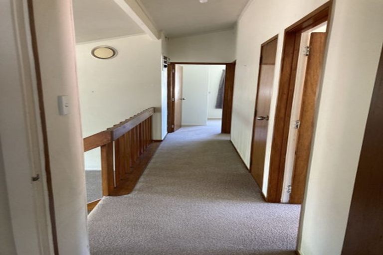 Photo of property in 102 Kemp Road, Massey, Auckland, 0614