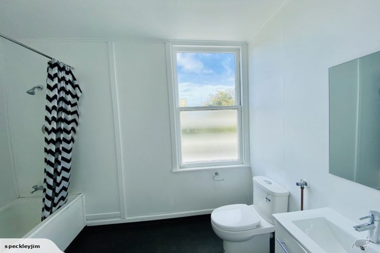 Photo of property in 512 Adelaide Road, Berhampore, Wellington, 6023