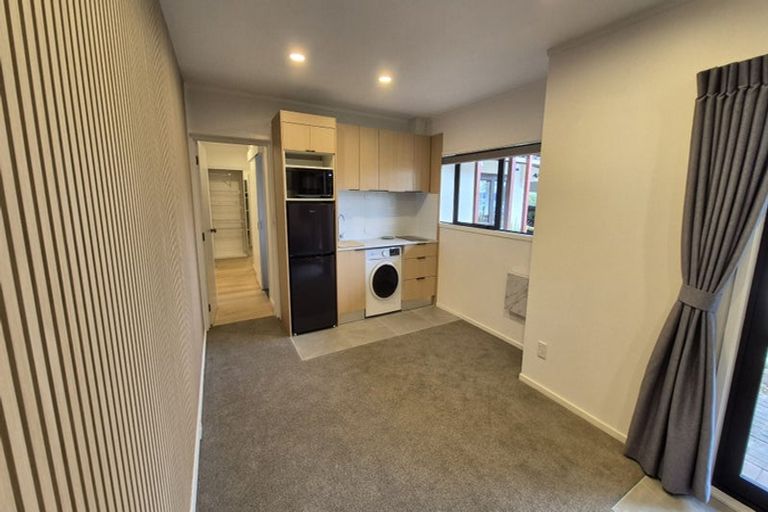 Photo of property in 27 Hebe Place, Birkenhead, Auckland, 0626