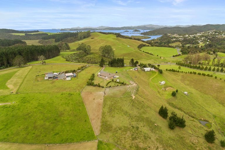 Photo of property in 121 Haruru Falls Road, Haruru, 0204