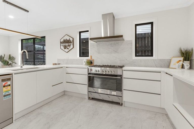 Photo of property in 11 Kawakawa Place, Hillcrest, Hamilton, 3216