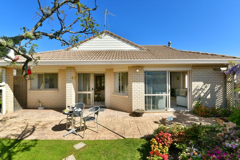 Photo of property in 37 Motutapu Avenue, Manly, Whangaparaoa, 0930
