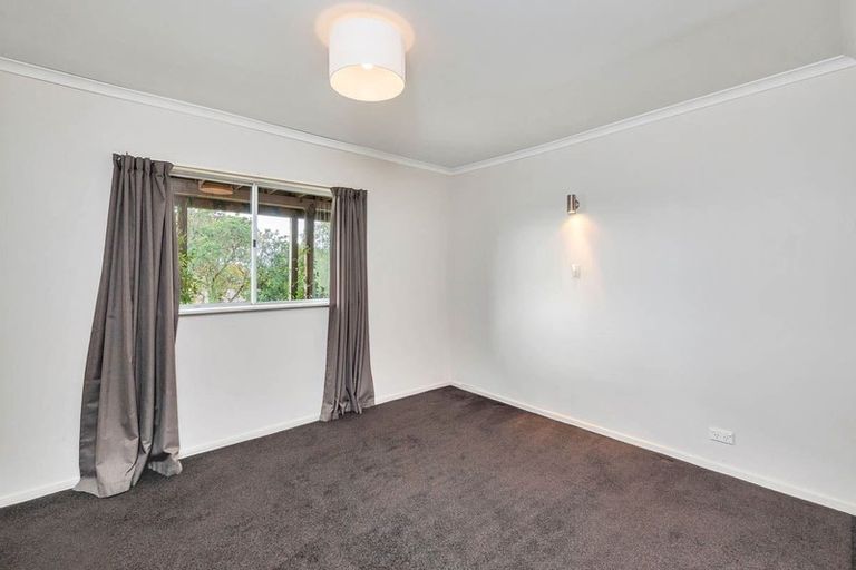Photo of property in 131 Forrest Hill Road, Forrest Hill, Auckland, 0620