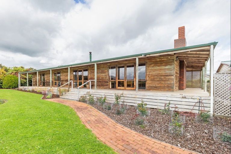 Photo of property in 382 Kimberley Road, Levin, 5571