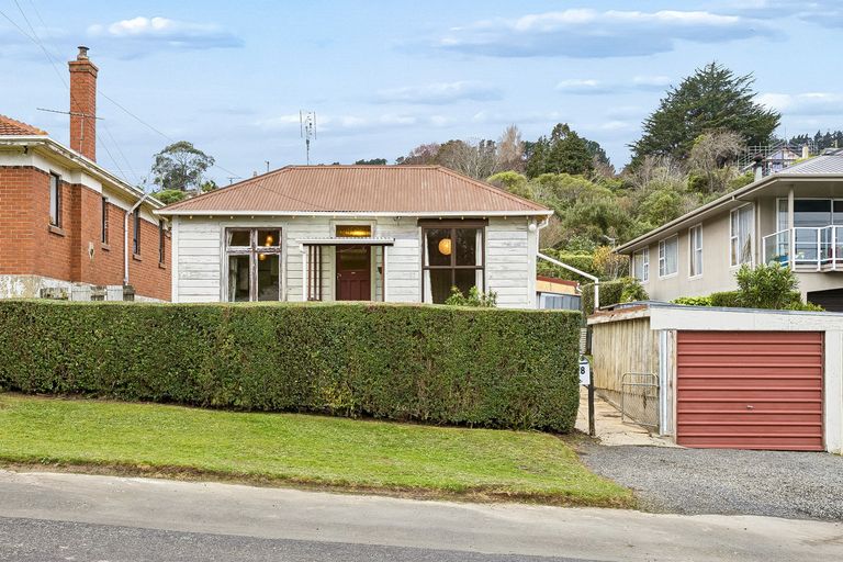 Photo of property in 8 Kellas Street, Macandrew Bay, Dunedin, 9014