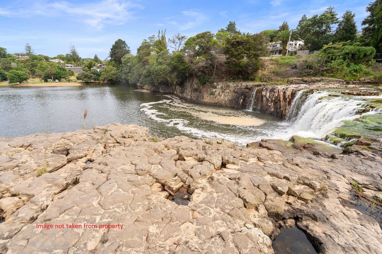 Photo of property in 121 Haruru Falls Road, Haruru, 0204