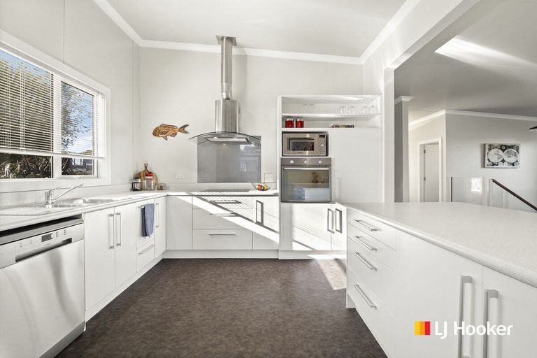 Photo of property in 64 Mckerrow Street, Shiel Hill, Dunedin, 9013