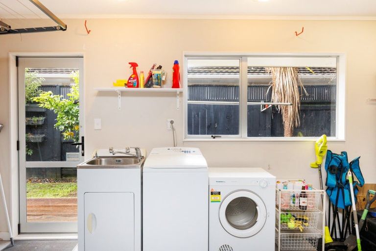 Photo of property in 449a Featherston Street, Palmerston North, 4414