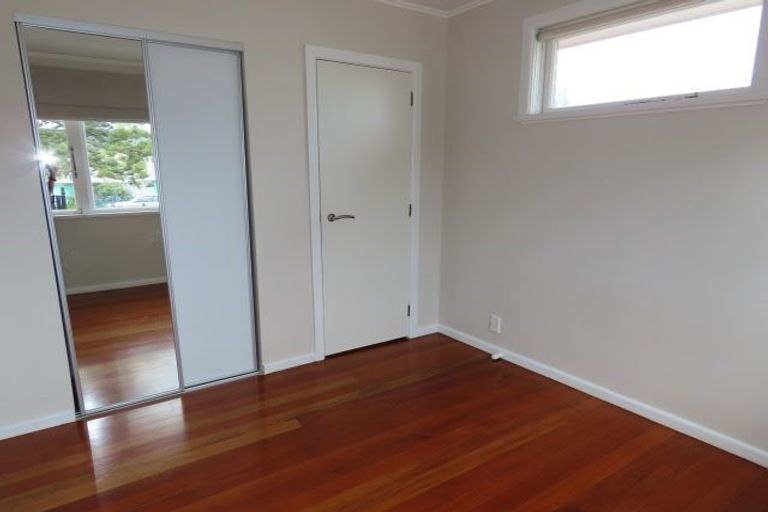 Photo of property in 9 Glengarry Road, Glen Eden, Auckland, 0602
