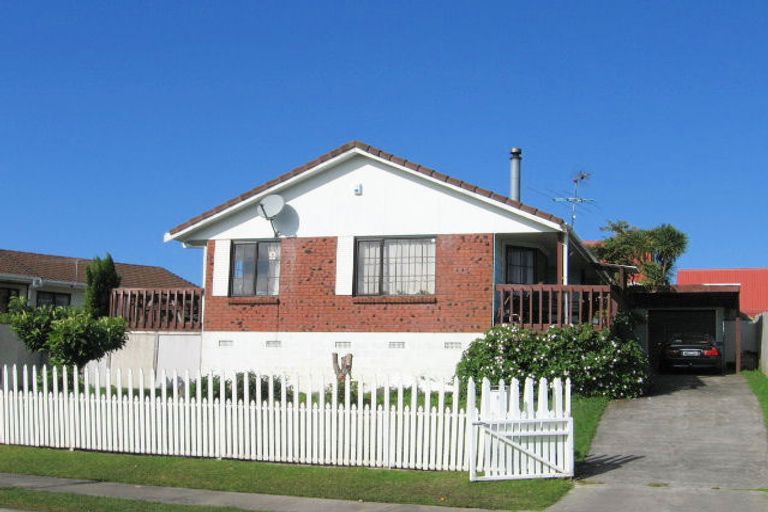 Photo of property in 6 Greenstone Place, Clover Park, Auckland, 2019