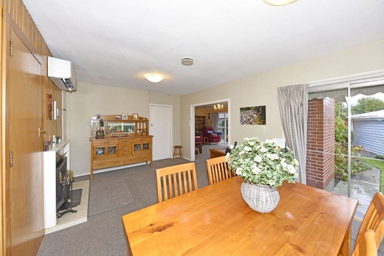 Photo of property in 8 Kingsgate Place, Burnside, Christchurch, 8053