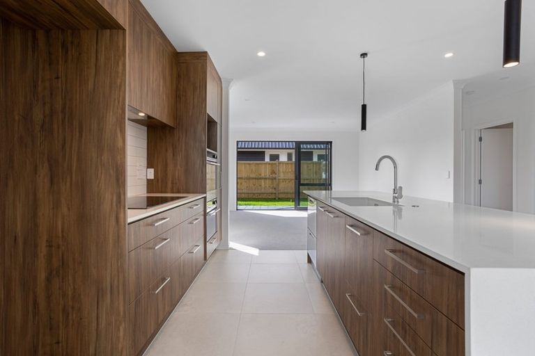 Photo of property in 15b Marine Garden Crescent, Beachlands, Auckland, 2018