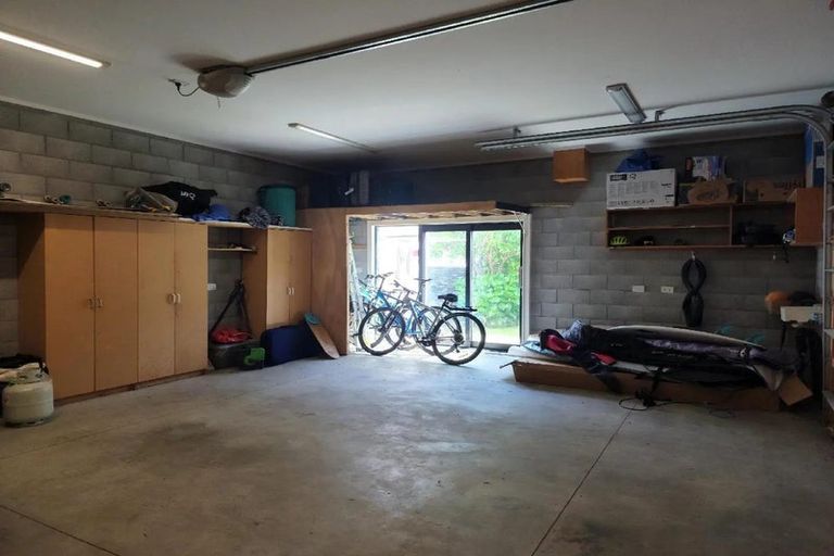 Photo of property in 1152b South Road, Oakura, 4314