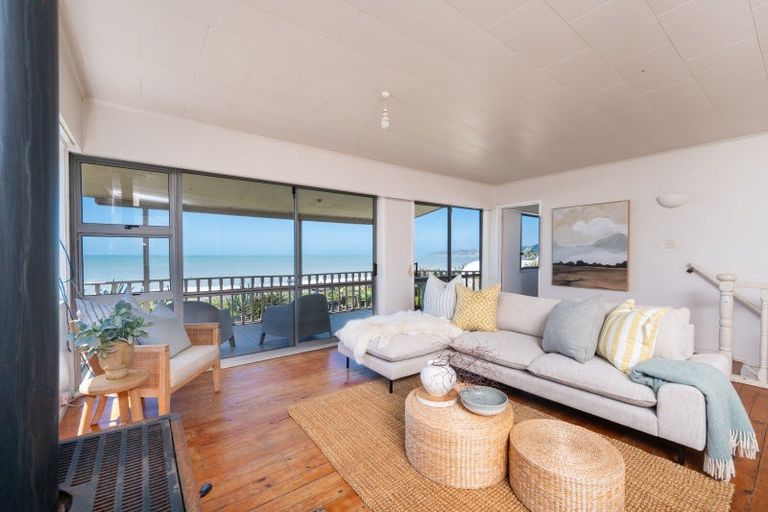 Photo of property in 233 Clifton Road, Te Awanga, 4102