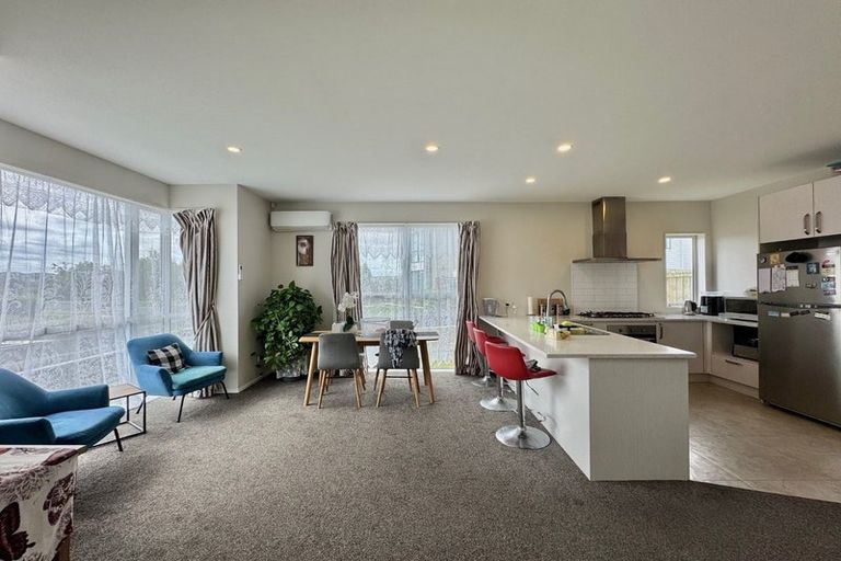 Photo of property in 5 Aeronautic Road, Takanini, 2112