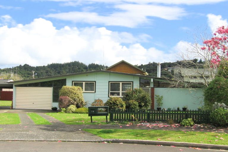 Photo of property in 10 Windsor Avenue, Te Kamo, Whangarei, 0112