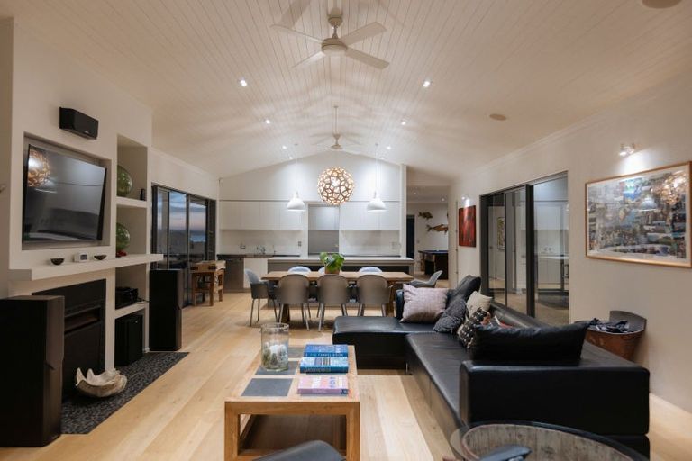 Photo of property in 1024 Takatu Road, Tawharanui Peninsula, Matakana, 0986