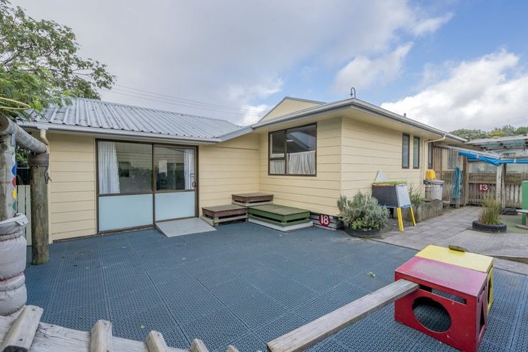 Photo of property in 2 Queens Road, Waikanae Beach, Waikanae, 5036