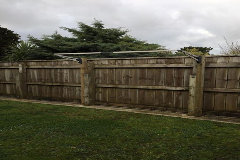 Photo of property in 42-44 David Crescent, Karori, Wellington, 6012