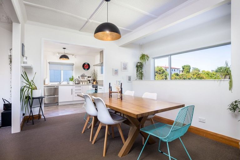 Photo of property in 25 Birdwood Avenue, Moturoa, New Plymouth, 4310