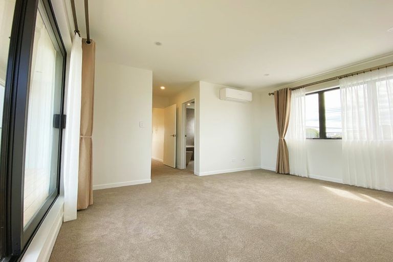 Photo of property in 37a Forrest Hill Road, Milford, Auckland, 0620