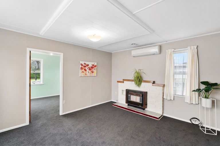 Photo of property in 31 Paritutu Road, Spotswood, New Plymouth, 4310