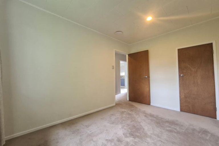 Photo of property in 1 Murillo Place, Henderson, Auckland, 0612
