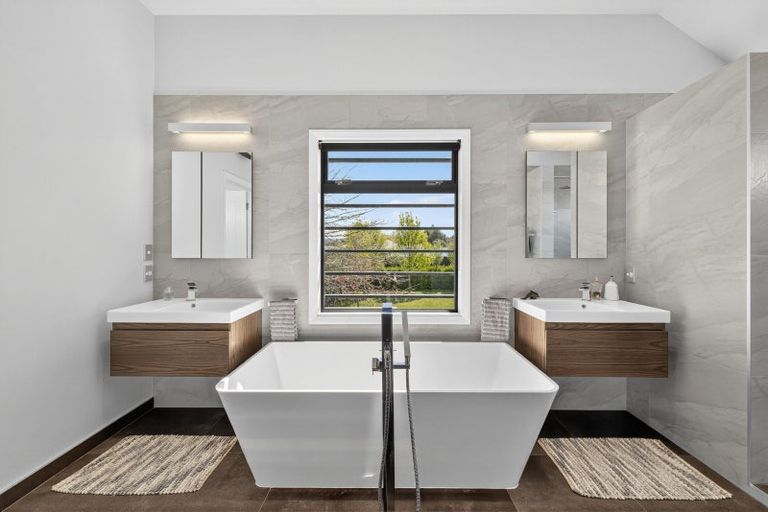 Photo of property in 17 Chesterfield Place, Rangiora, 7400