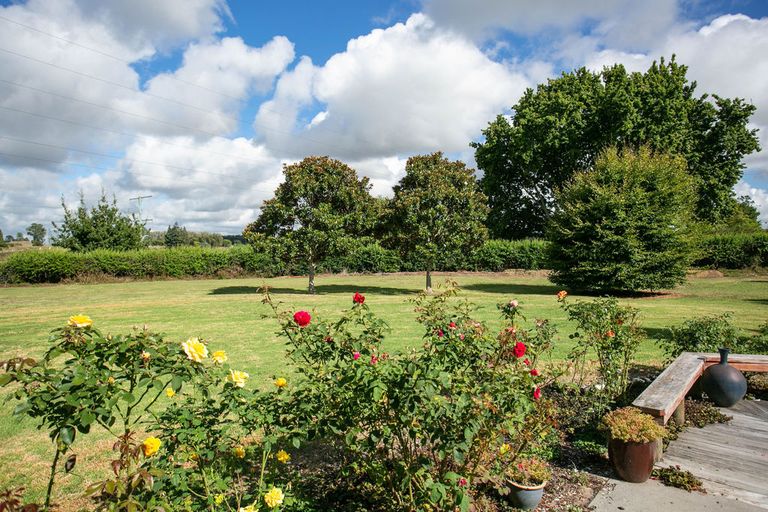 Photo of property in 2 Lake View Drive, Karapiro, Cambridge, 3494