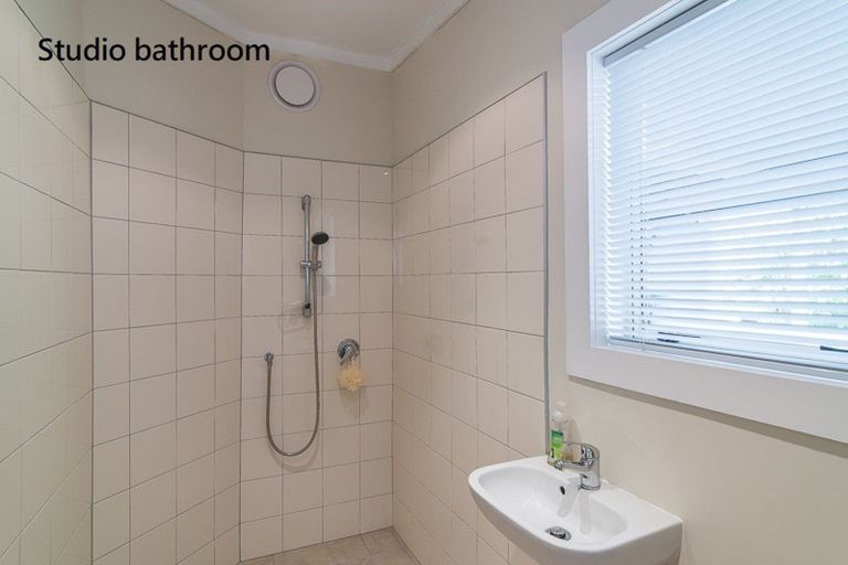 Photo of property in 3 Sunny Glen, Waikanae, 5036