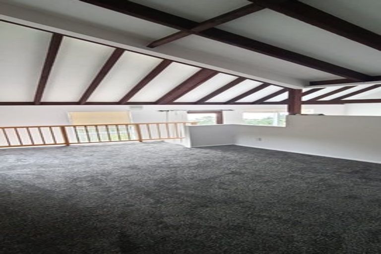 Photo of property in 148 Nicholson Road, Khandallah, Wellington, 6035