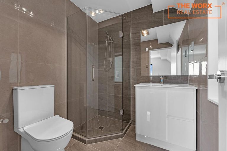 Photo of property in 12a Mcleod Road, Weymouth, Auckland, 2103