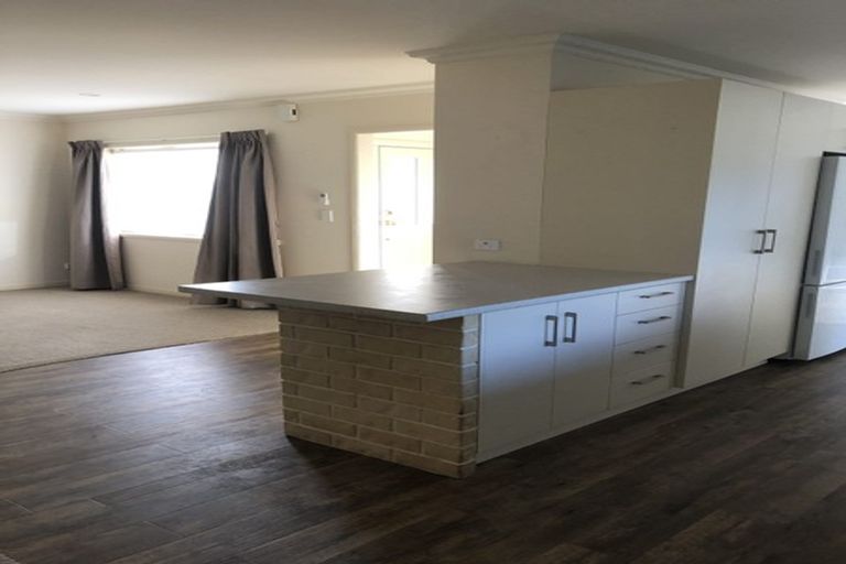 Photo of property in 11 Tainui Street, Levin, 5510