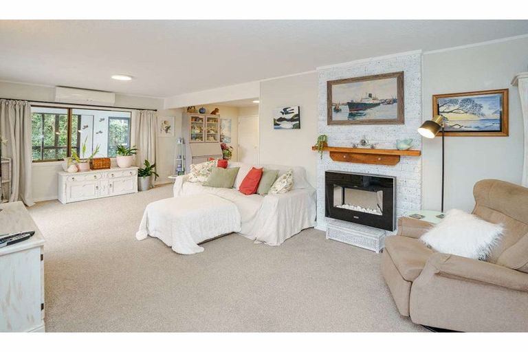 Photo of property in 87 Doves Bay Road, Kerikeri, 0294