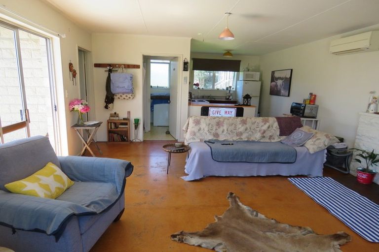 Photo of property in 37 Burnett Street, Kakanui, Oamaru, 9495