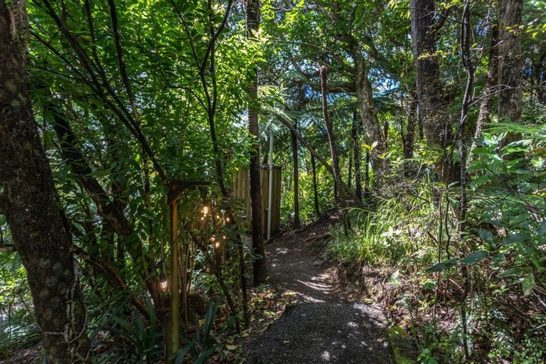Photo of property in 121 Waihirere Drive, Tuateawa, Coromandel, 3583