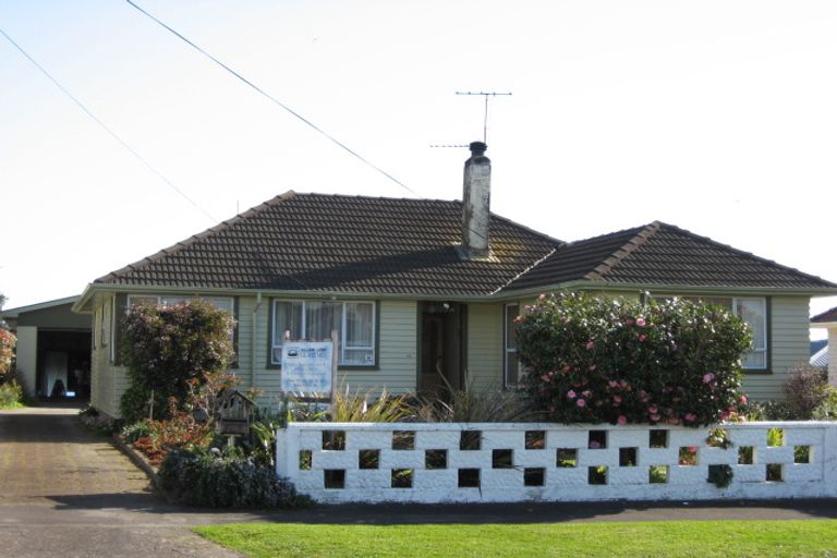 Photo of property in 56 Lismore Street, Merrilands, New Plymouth, 4312