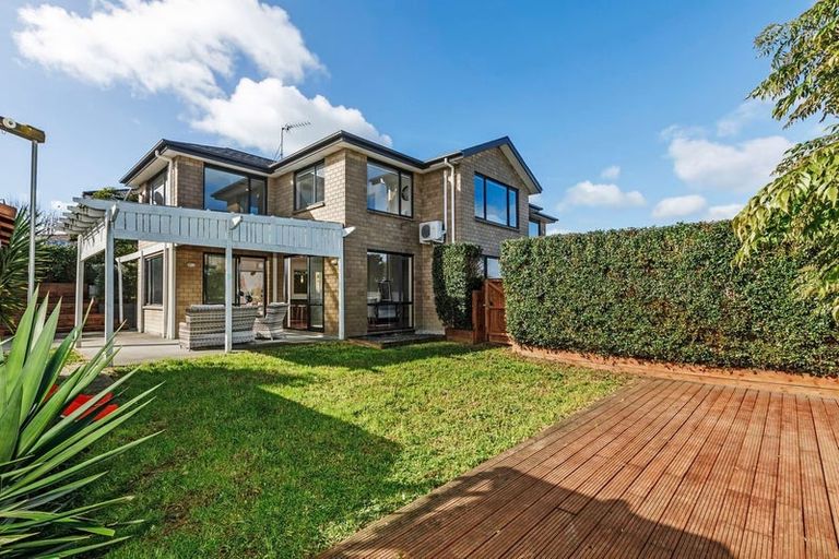 Photo of property in 33 Kilkelly Avenue, Pinehill, Auckland, 0632